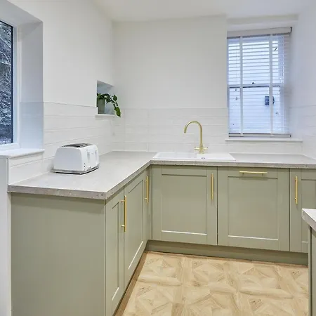 Host & - Toffee Crackle House Staithes